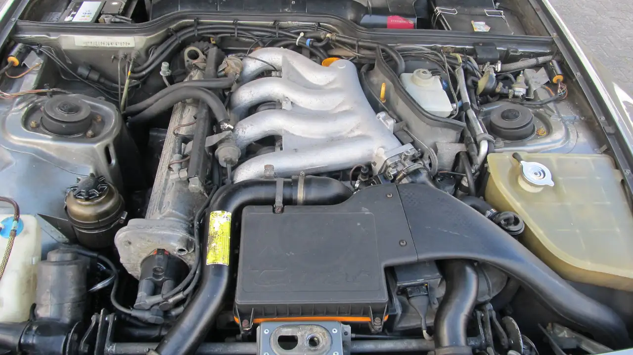 Porsche 944 2.5 Turbo, foto 11