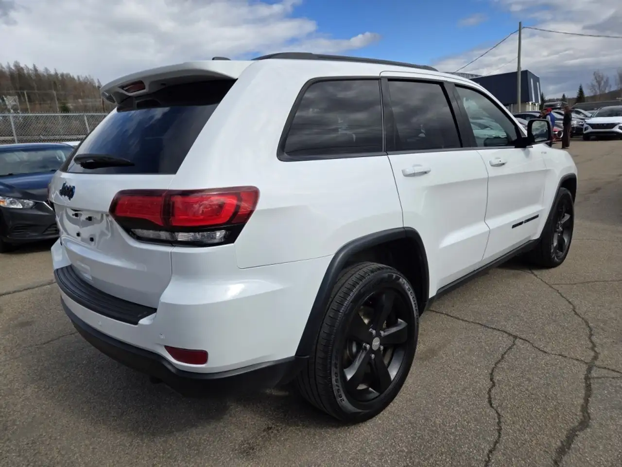 Jeep Grand Cherokee снимка Jeep Grand Cherokee