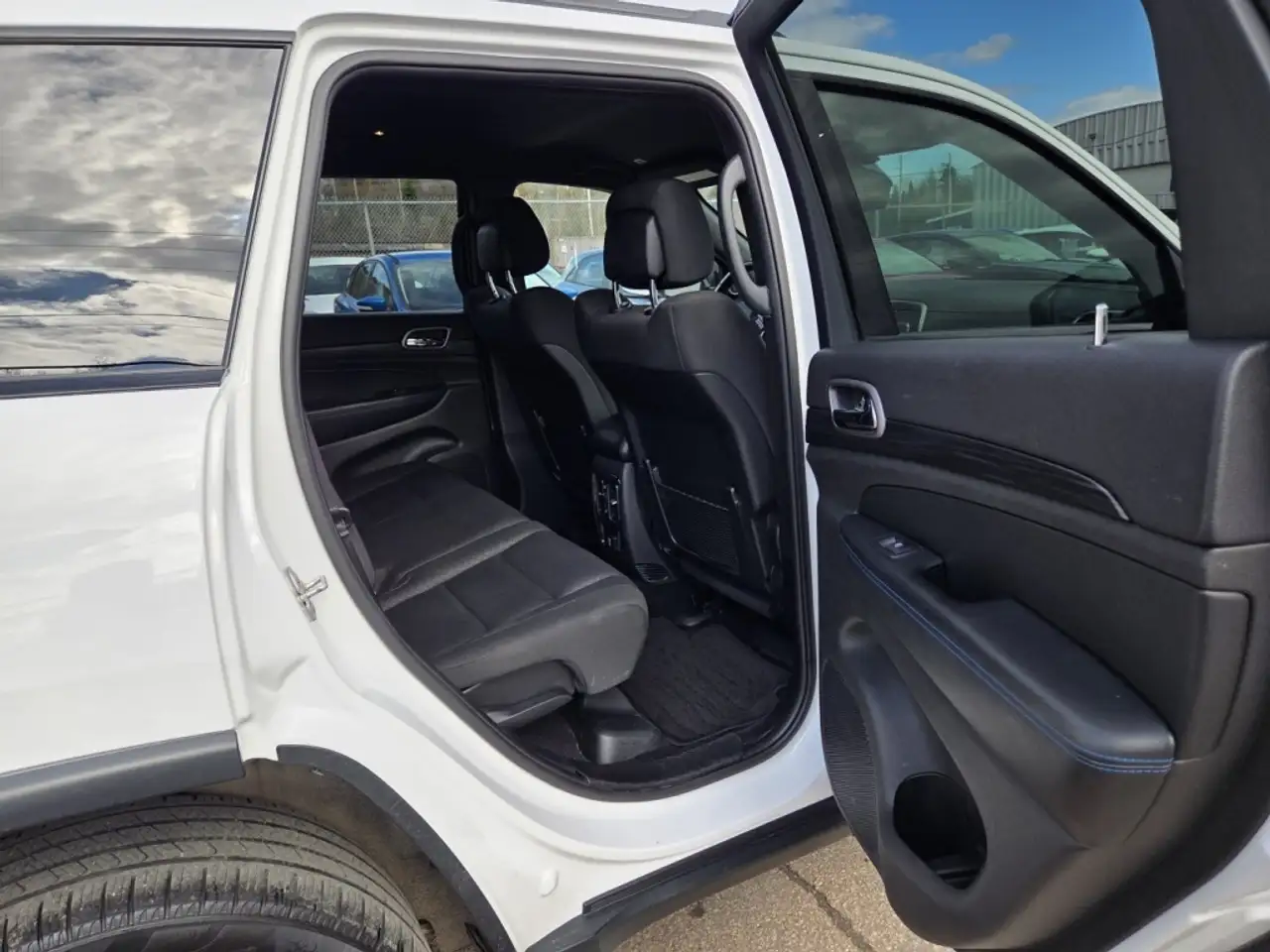 Jeep Grand Cherokee снимка Jeep Grand Cherokee
