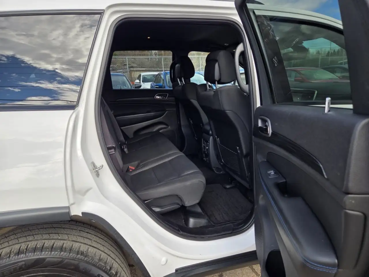 Jeep Grand Cherokee снимка Jeep Grand Cherokee