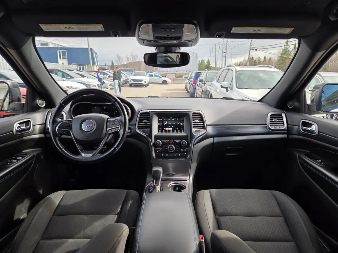 Jeep Grand Cherokee снимка Jeep Grand Cherokee