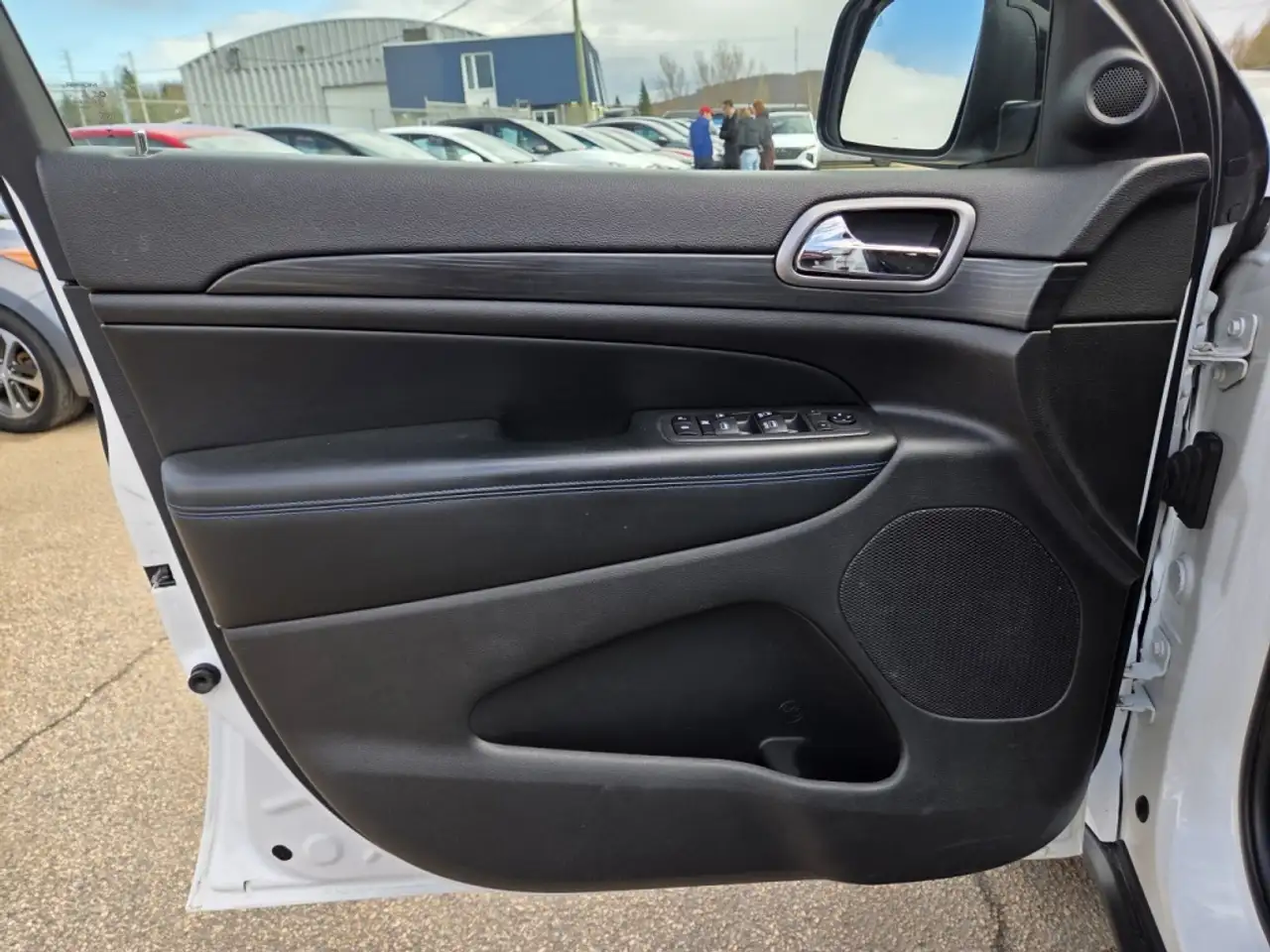 Jeep Grand Cherokee снимка Jeep Grand Cherokee