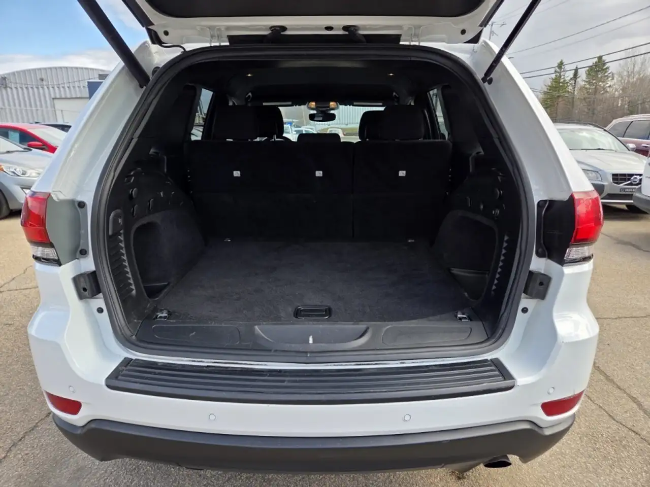 Jeep Grand Cherokee снимка Jeep Grand Cherokee