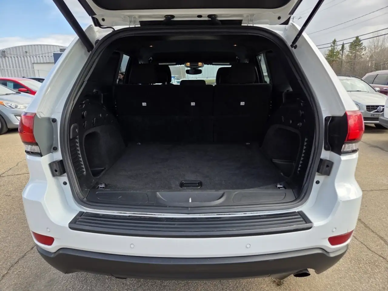 Jeep Grand Cherokee снимка Jeep Grand Cherokee