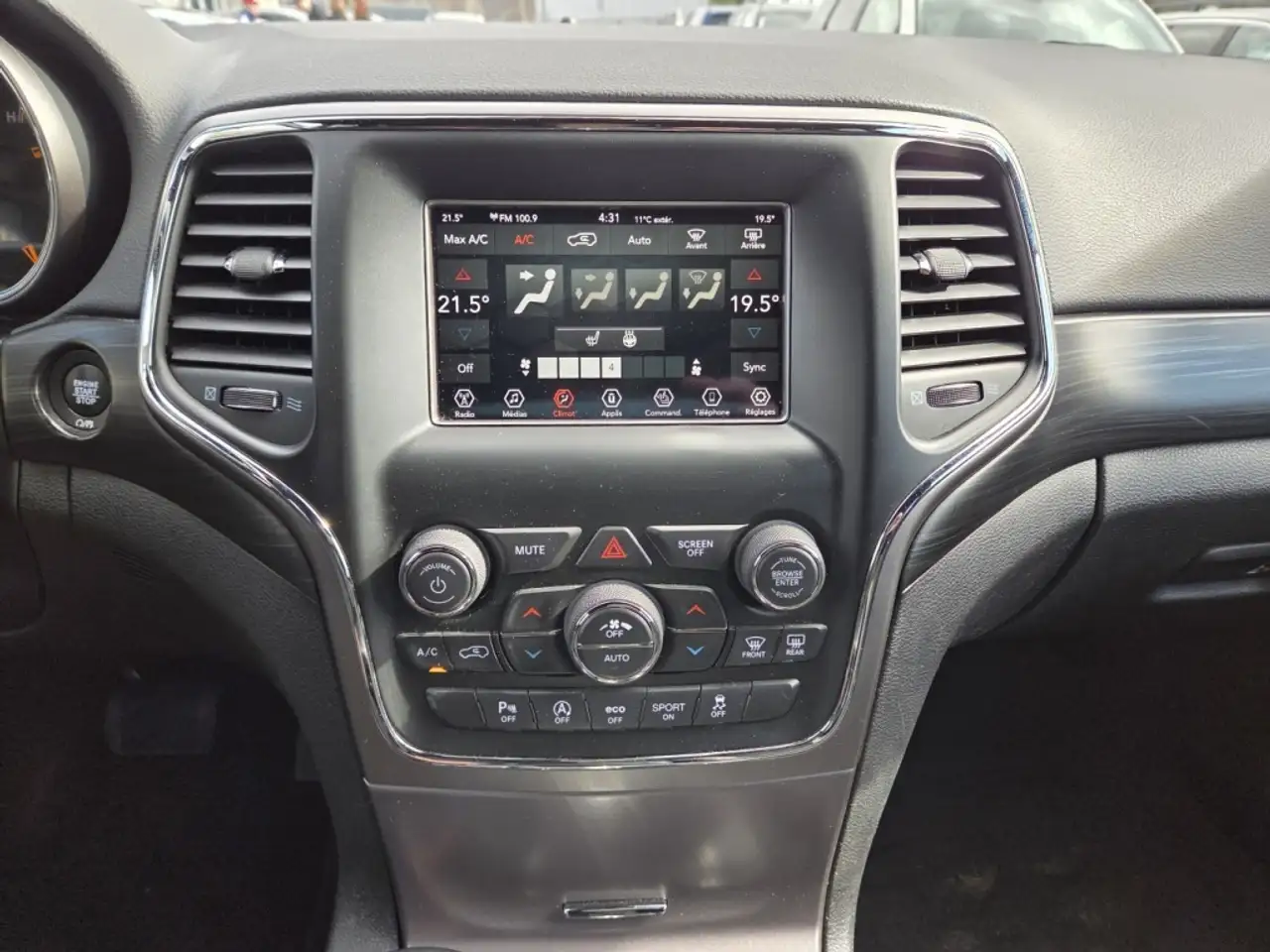 Jeep Grand Cherokee снимка Jeep Grand Cherokee