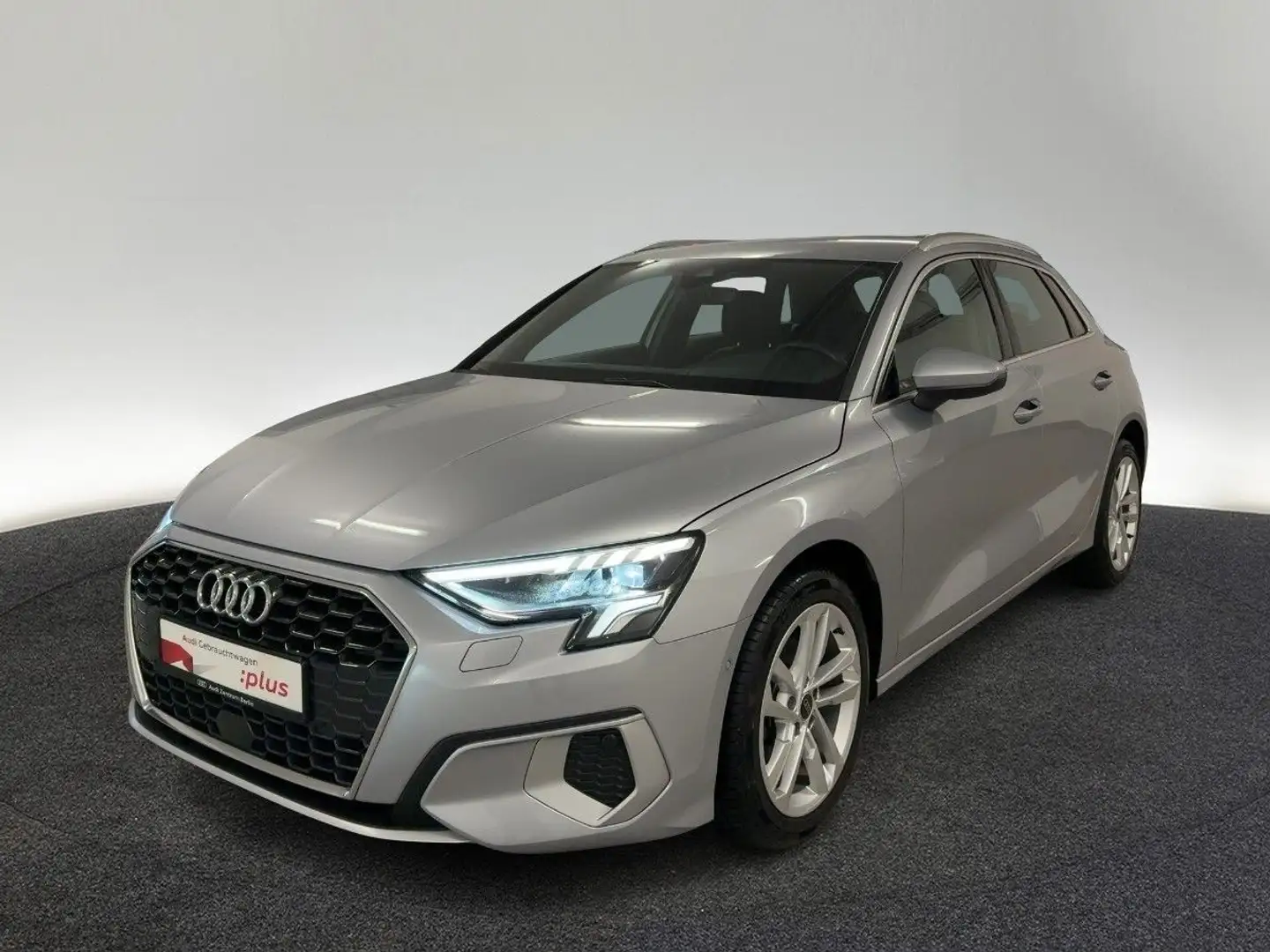 Audi A3 Advanced 30 TFSI S tr. LED RFK NAVI Silber - 2