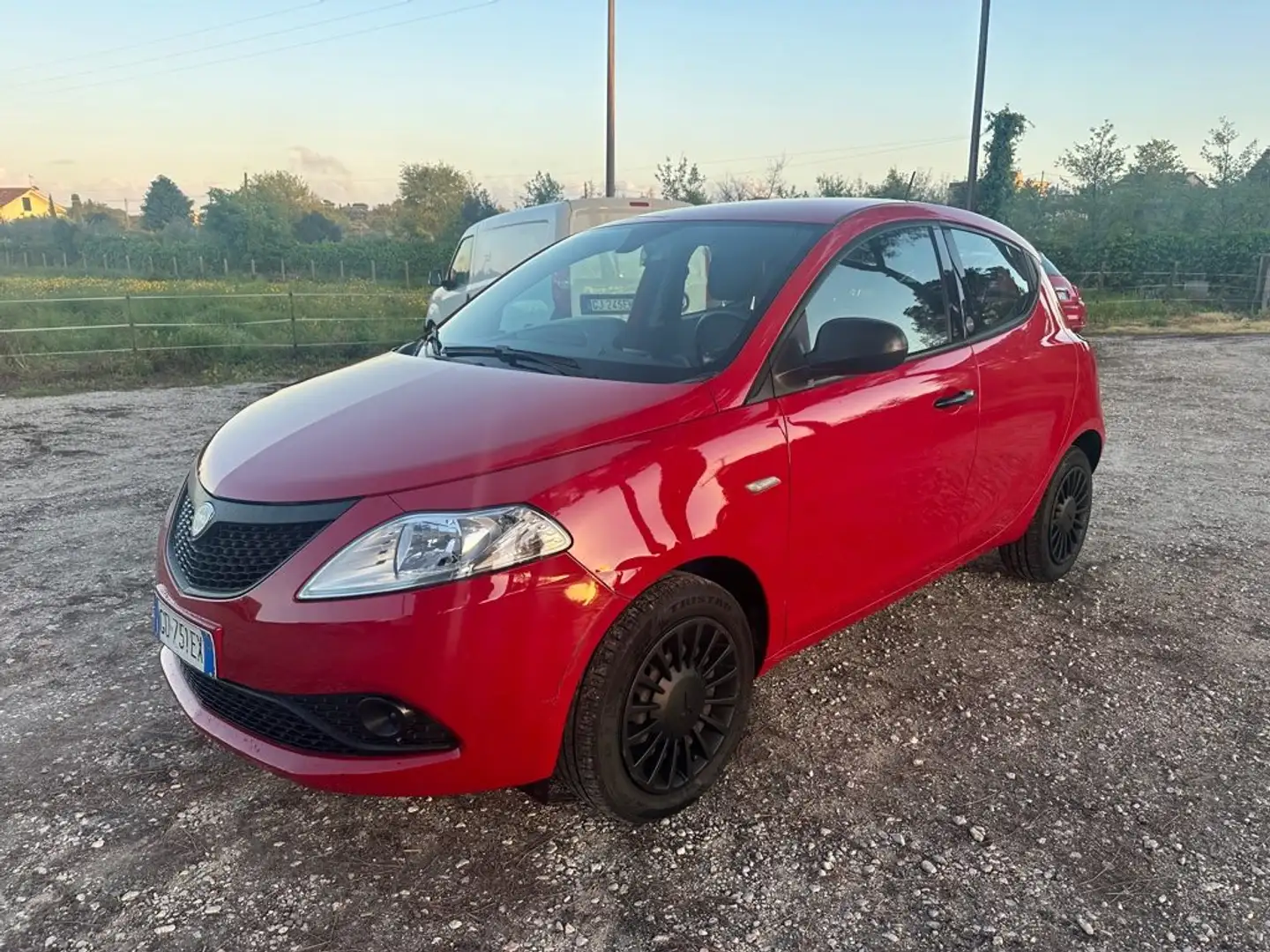 Lancia Ypsilon 1.0 FireFly 5 porte S&S Hybrid Ecochic Gold Rouge - 1