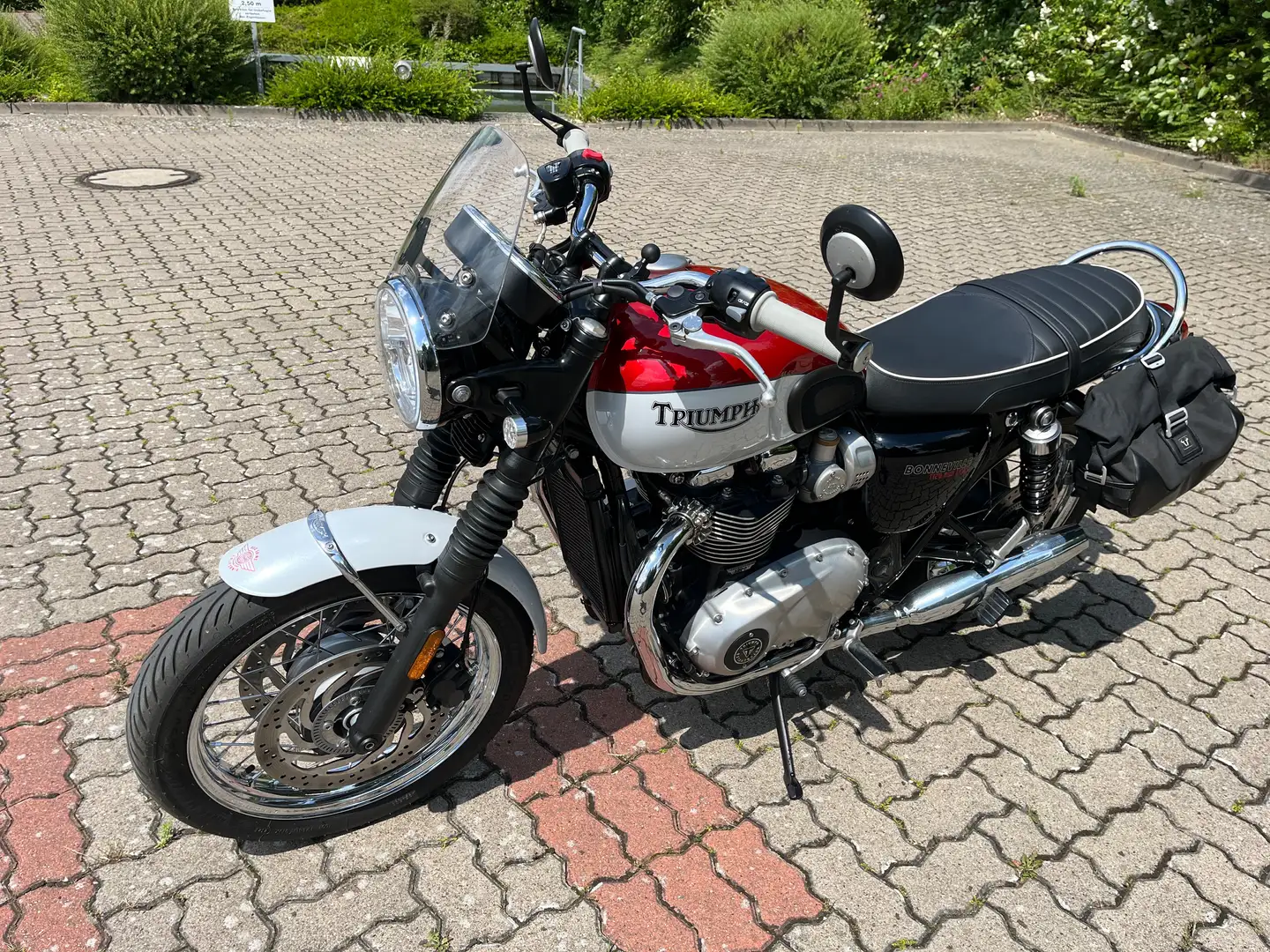 Triumph Bonneville T120 “Bud Ekins” Sonderedition Rot - 2
