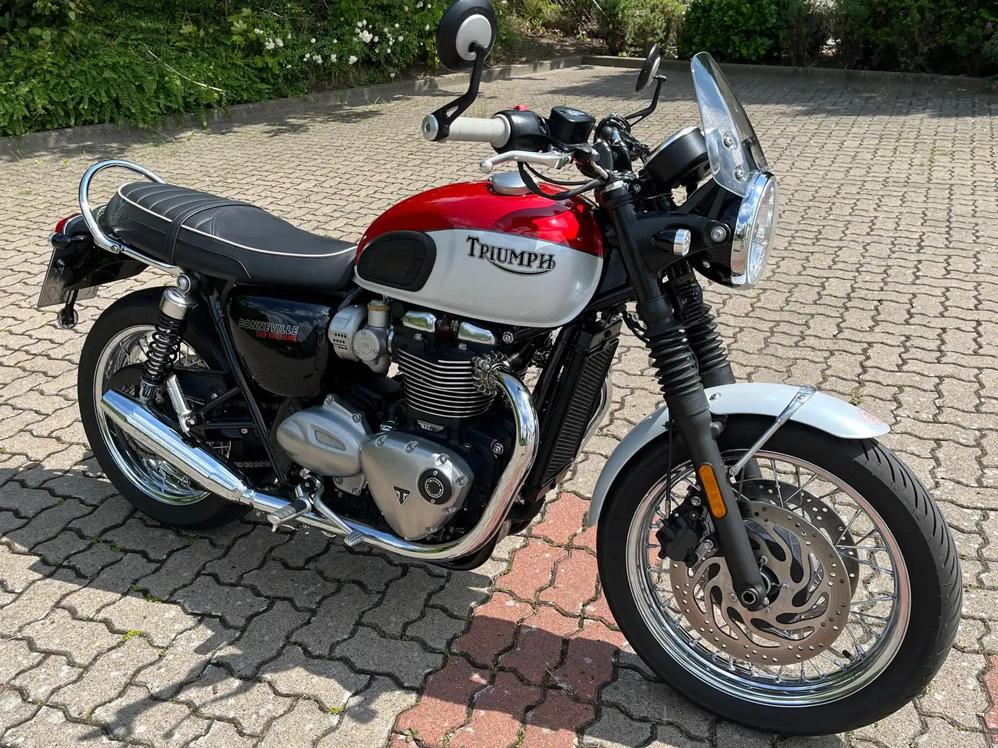 Triumph Bonneville T120 “Bud Ekins” Sonderedition Rot - 1
