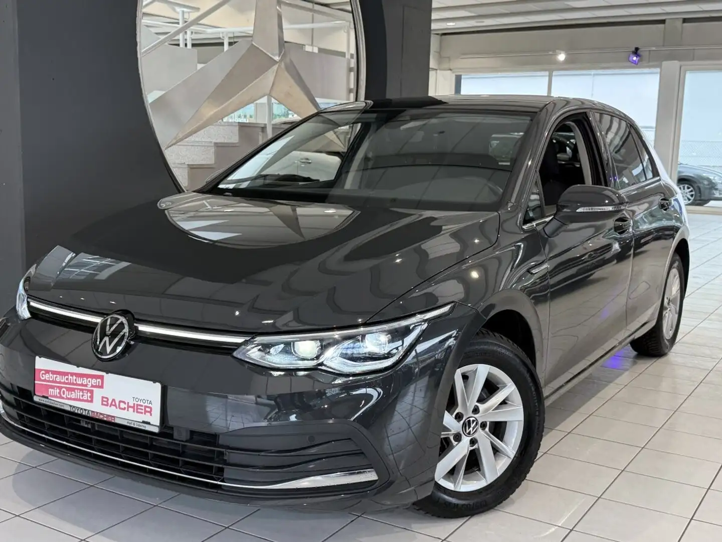 Volkswagen Golf VIII Style , Panoramadach,Erstbesitz Grau - 1