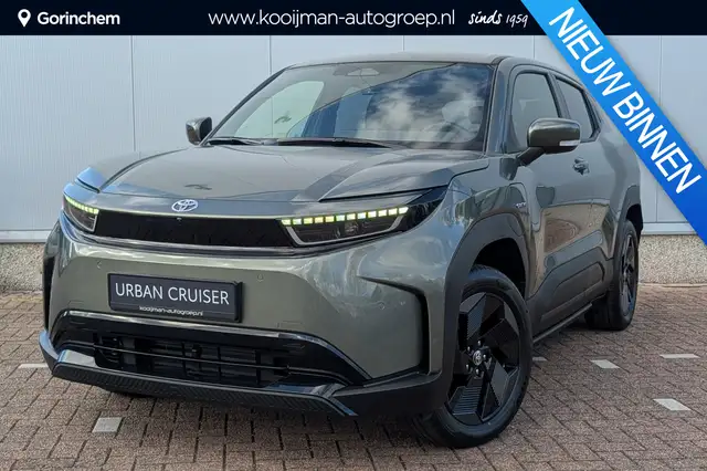 Toyota Urban Cruiser Dynamic 61 kWh Nu €3.000,- voordeel! Nu tijdelijk