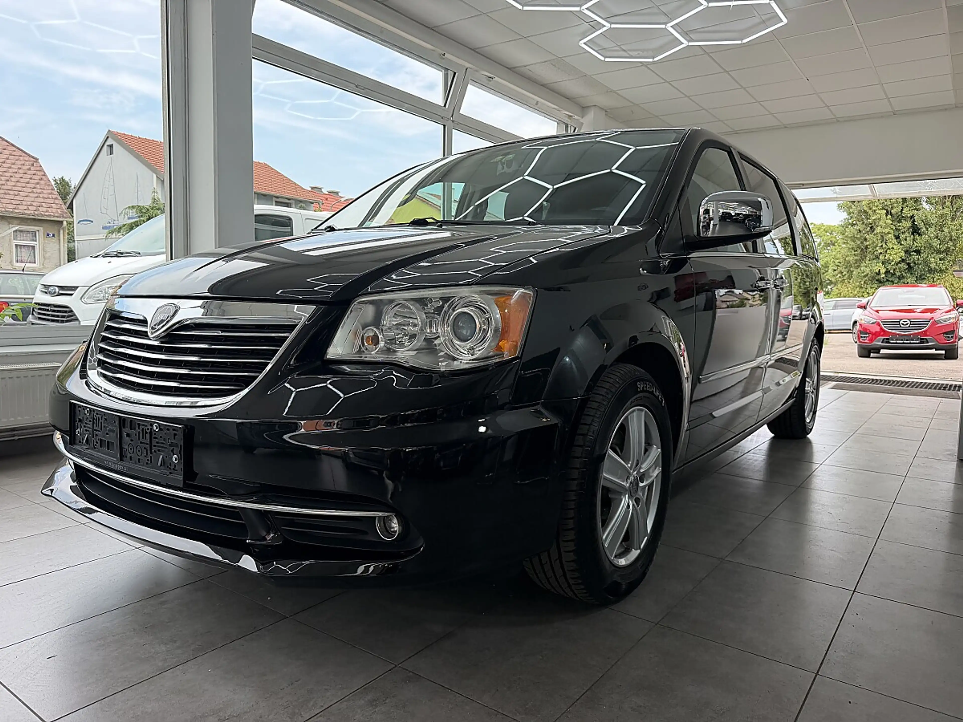 Lancia Voyager Platinum 2,8 CRD 178 PS — photo 5