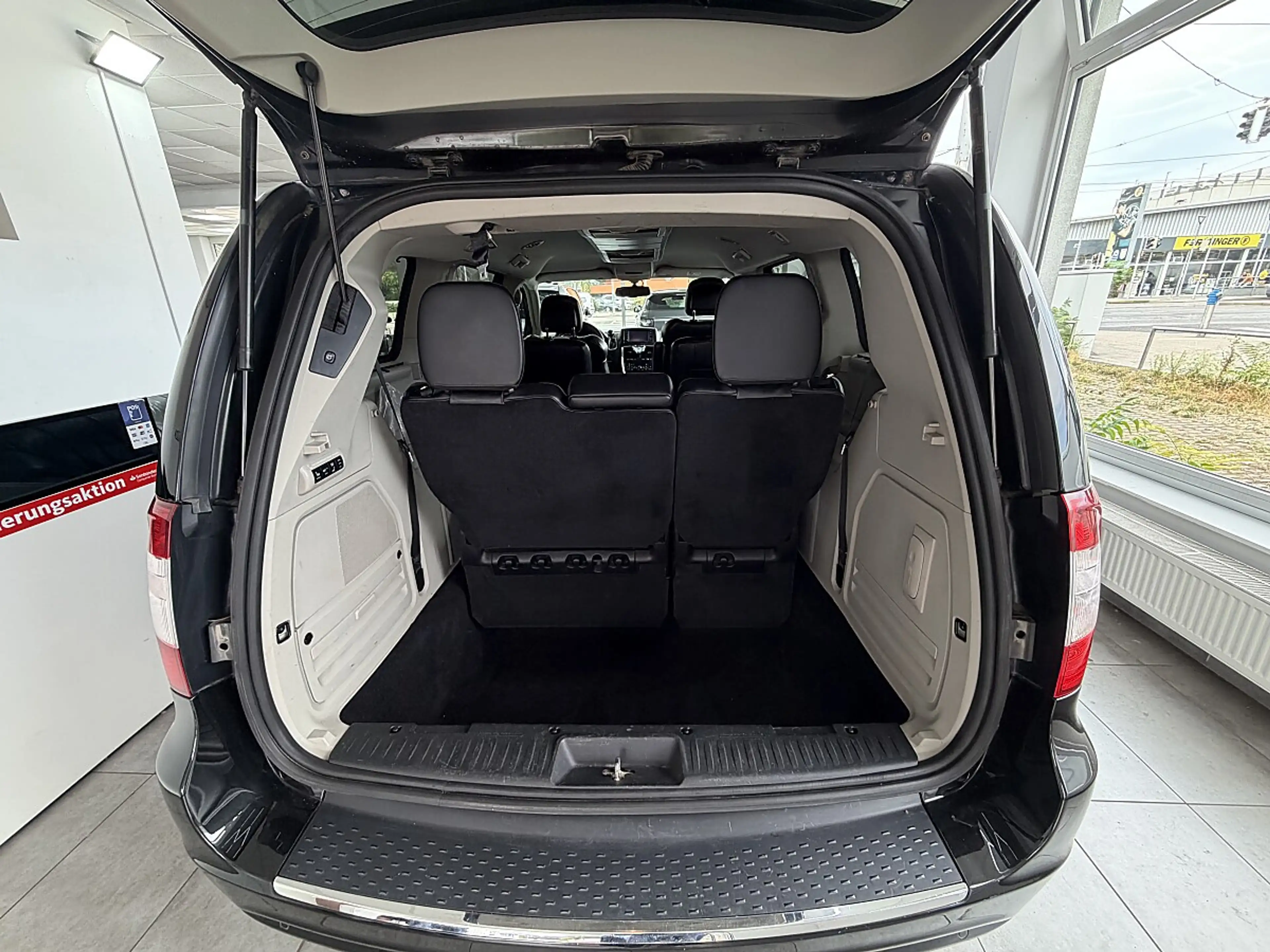 Lancia Voyager Platinum 2,8 CRD 178 PS — photo 13
