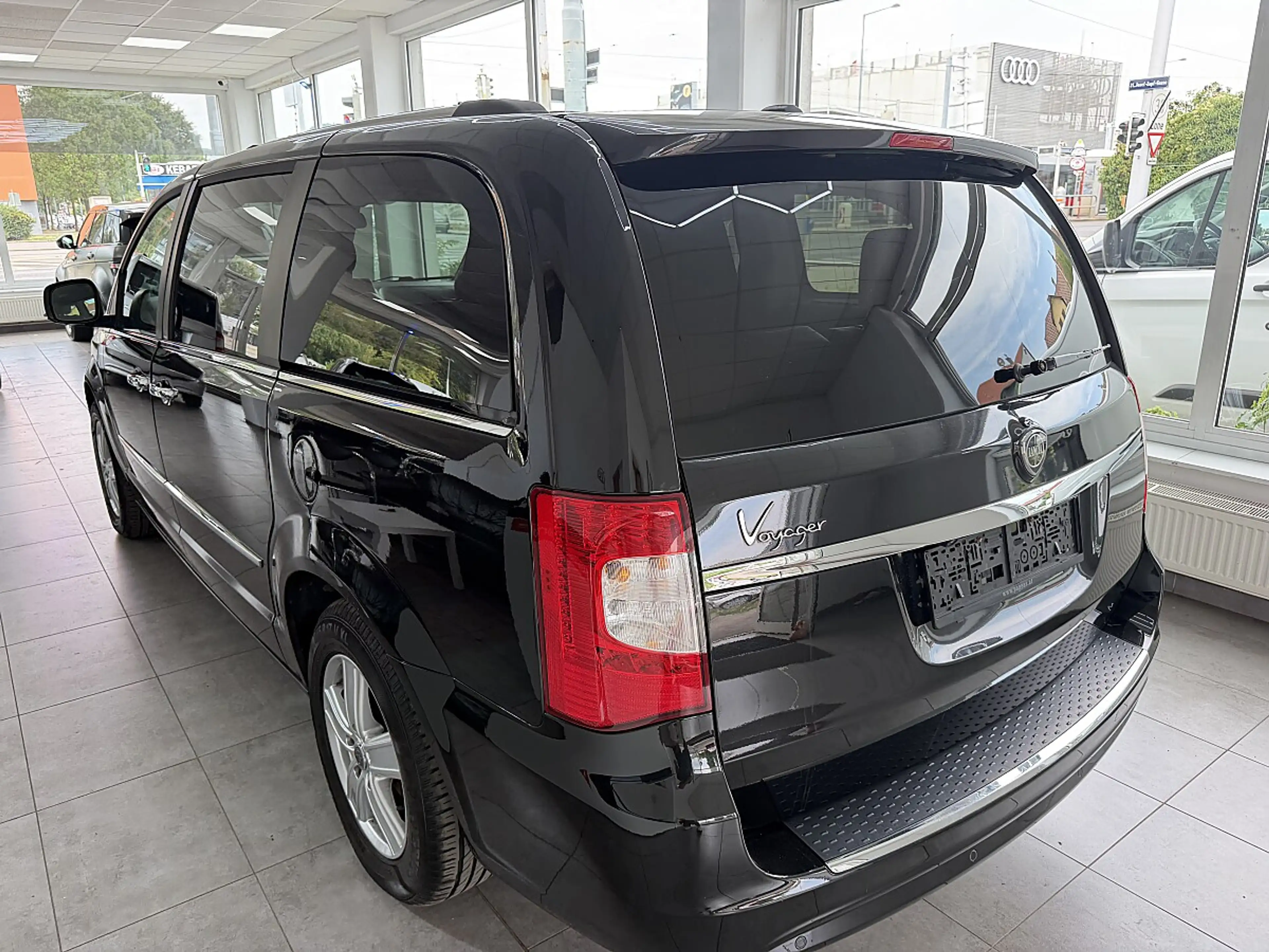 Lancia Voyager Platinum 2,8 CRD 178 PS — photo 8