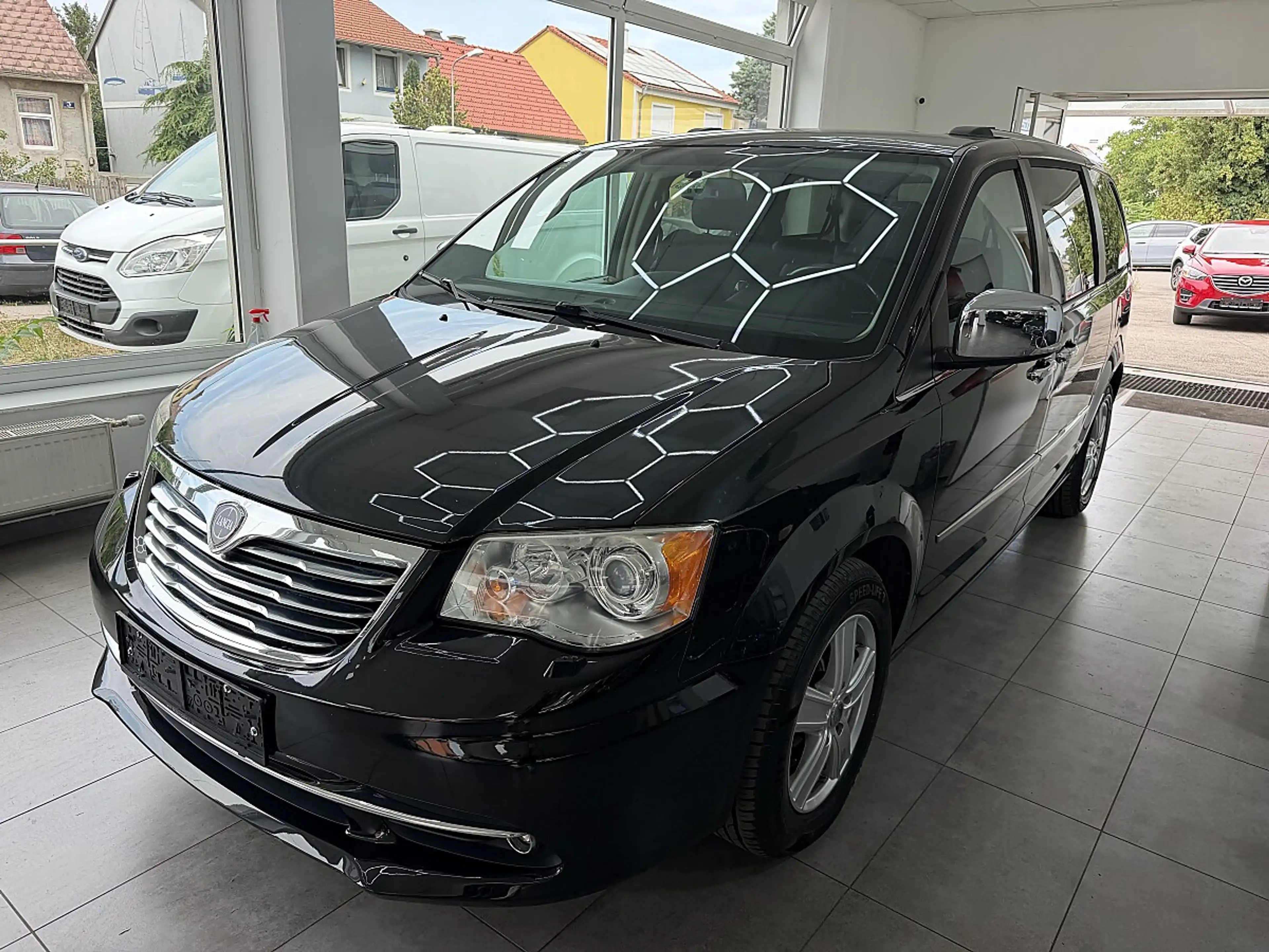 Lancia Voyager Platinum 2,8 CRD 178 PS — photo 6