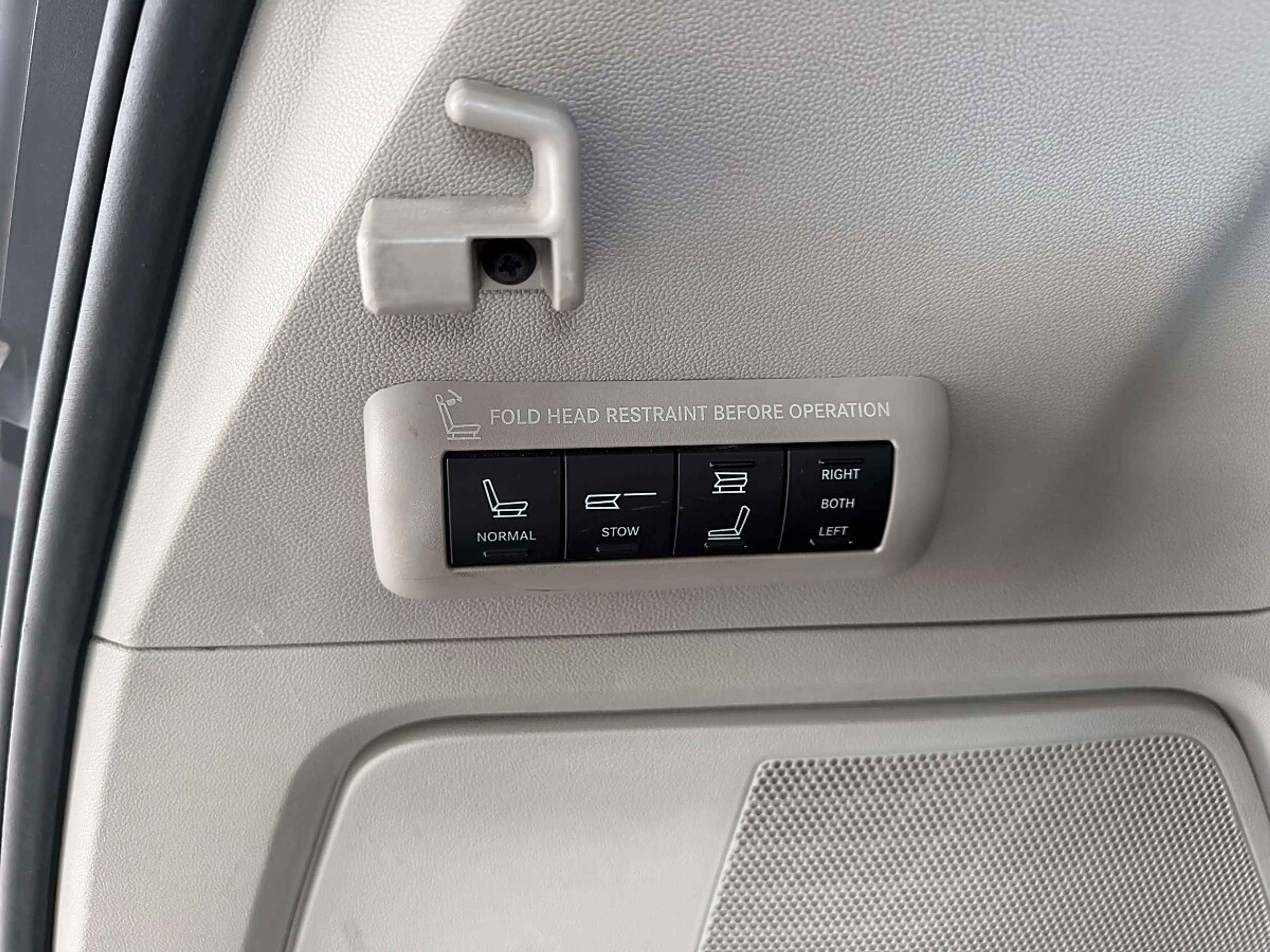 Lancia Voyager Platinum 2,8 CRD 178 PS — photo 14