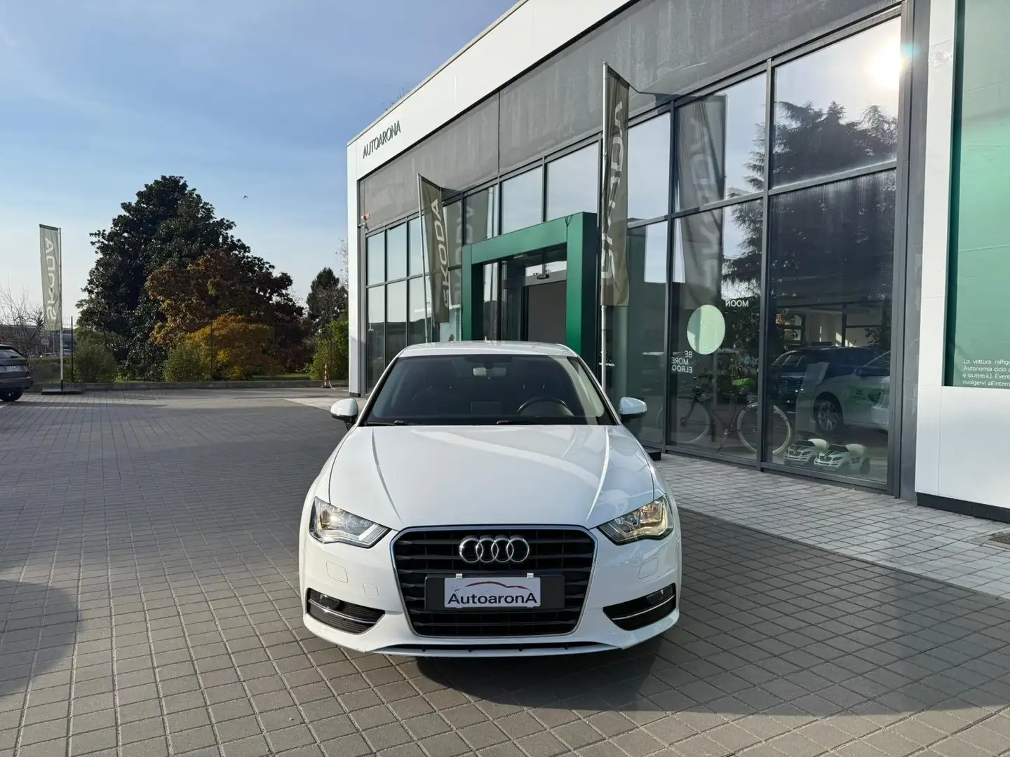 Audi A3 A3 Sportback 1.6 tdi Business 110cv E6 Weiß - 2