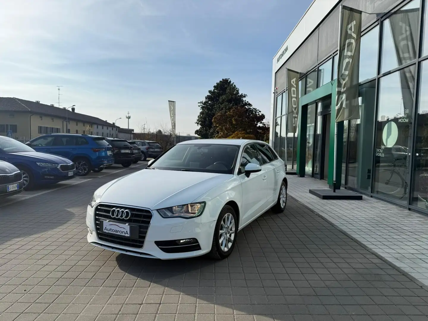 Audi A3 A3 Sportback 1.6 tdi Business 110cv E6 Weiß - 1