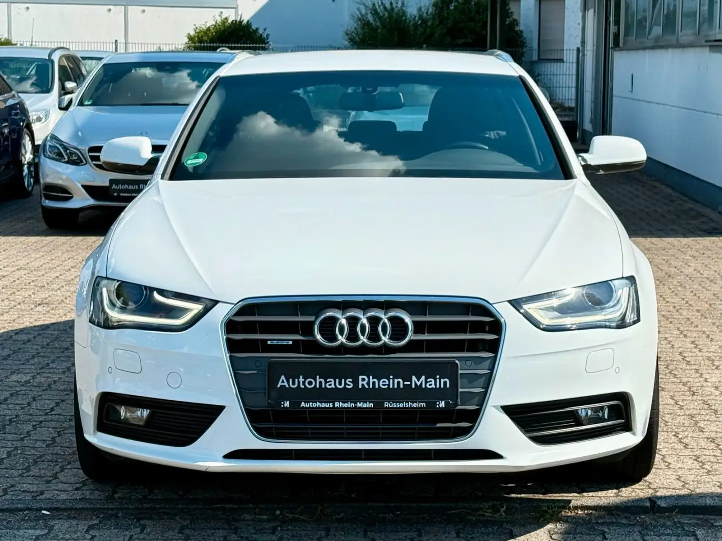 Audi A4 Avant S line Sport plus quattro*Aut.*Nav*Ahk Weiß - 2