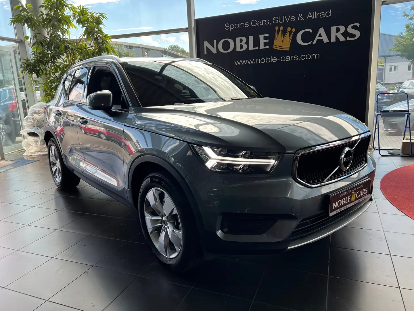 Volvo XC40 Momentum H/K RFK LED Gris - 1