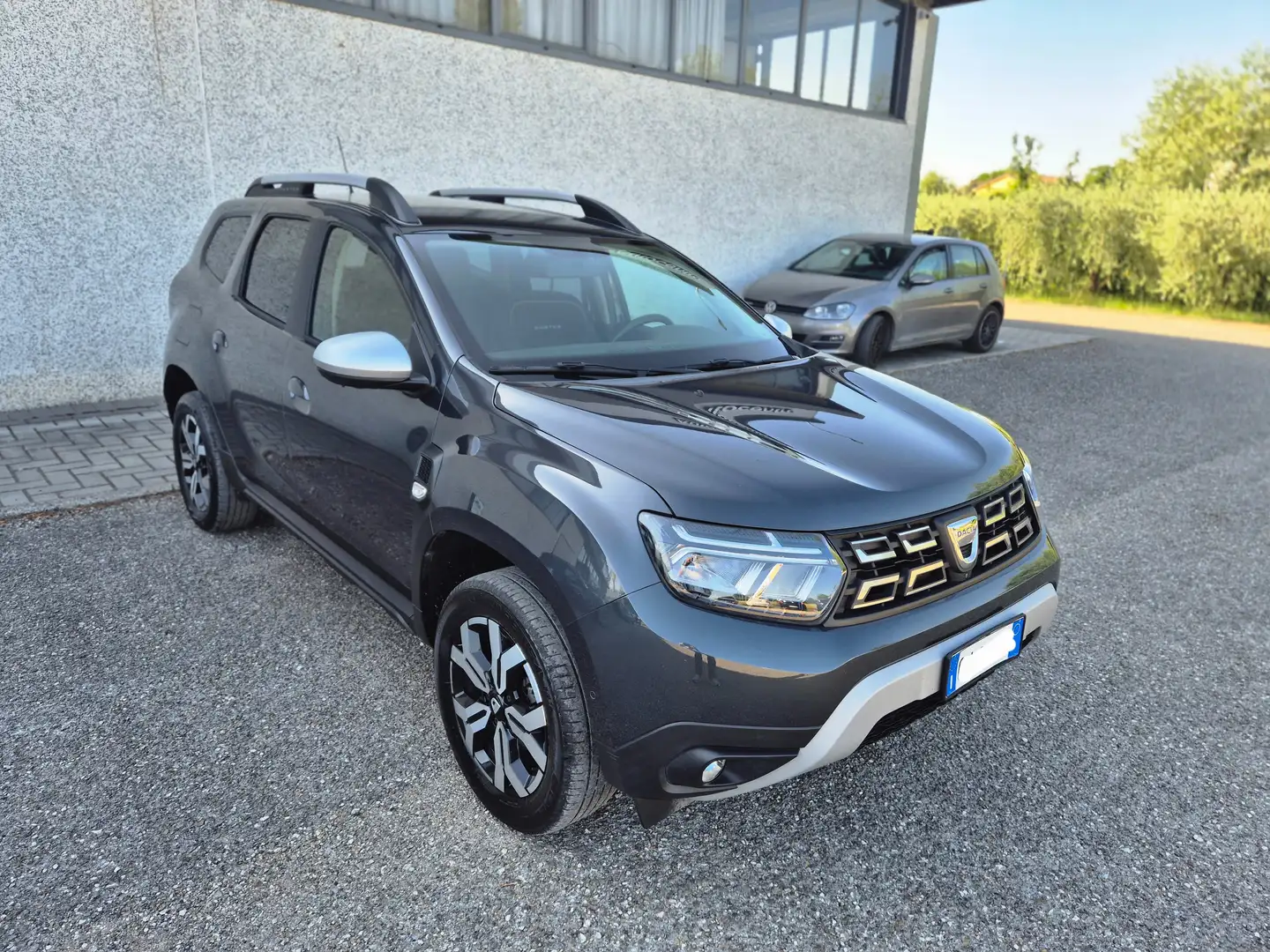 Dacia Duster PRESTIGE UP 1.0 TCE GPL Grau - 1