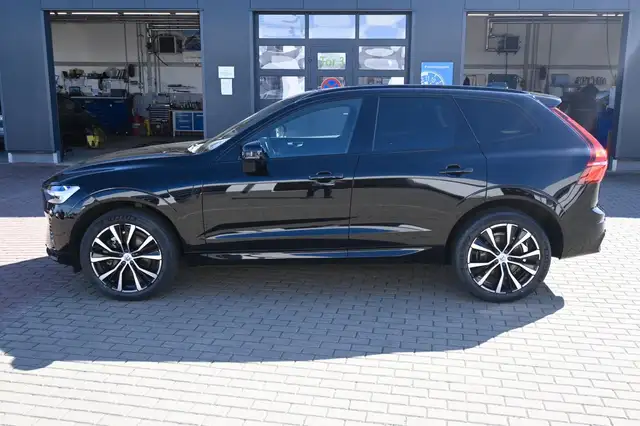 Volvo XC60 main image