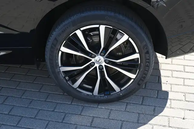 Volvo XC60 view 12