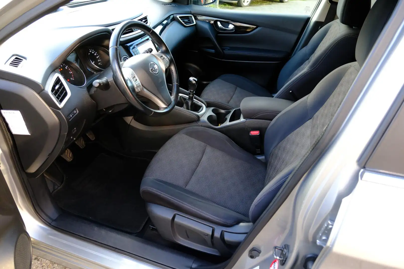 Nissan Qashqai 1.2 N-Connecta Pano|Clima|360Cam|LMV|Navi Grijs - 2