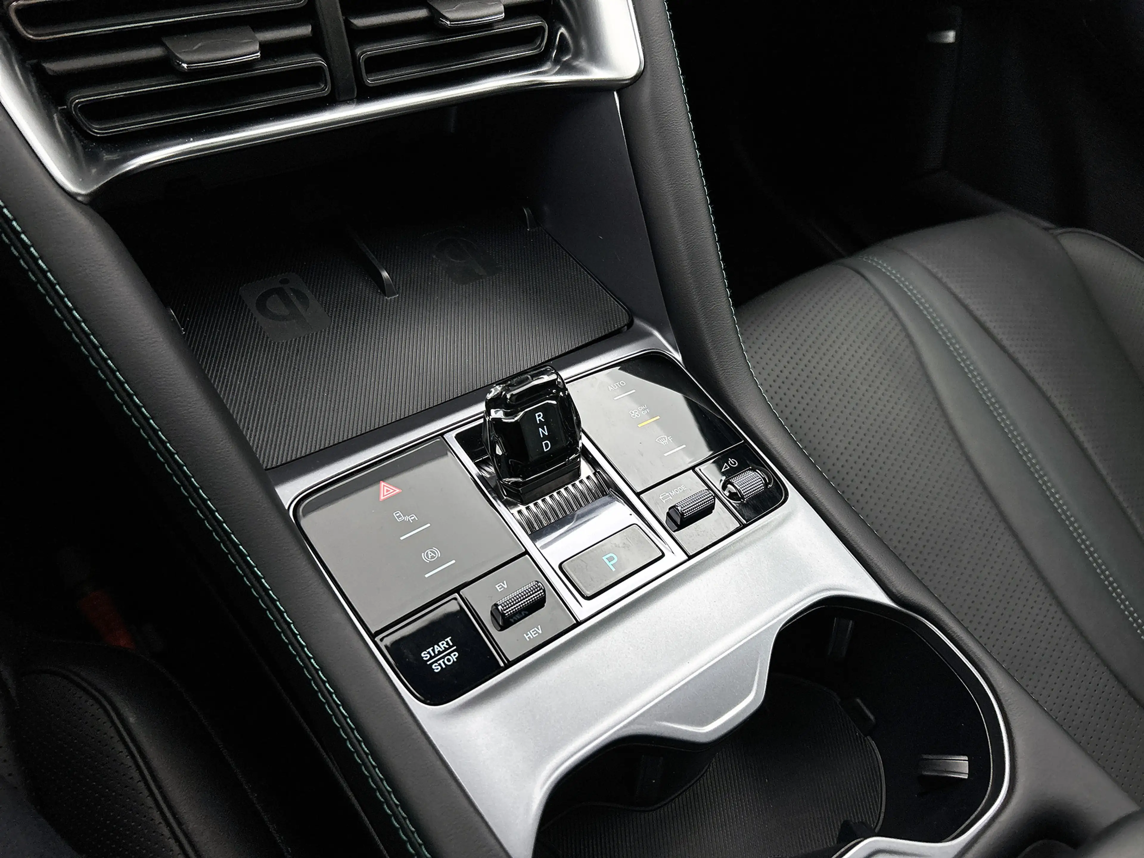 BYD Seal U 1.5 T DM-i AWD Design — photo 12
