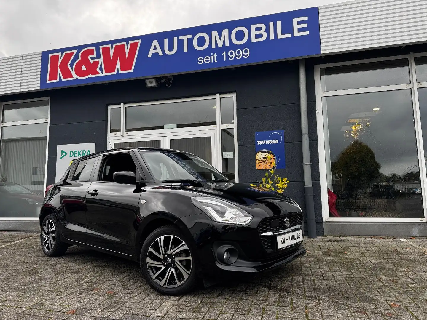 Suzuki Swift SWIFT HYBRID COMFORT *KAMERA LED TOTEWINKEL SHZ Noir - 1