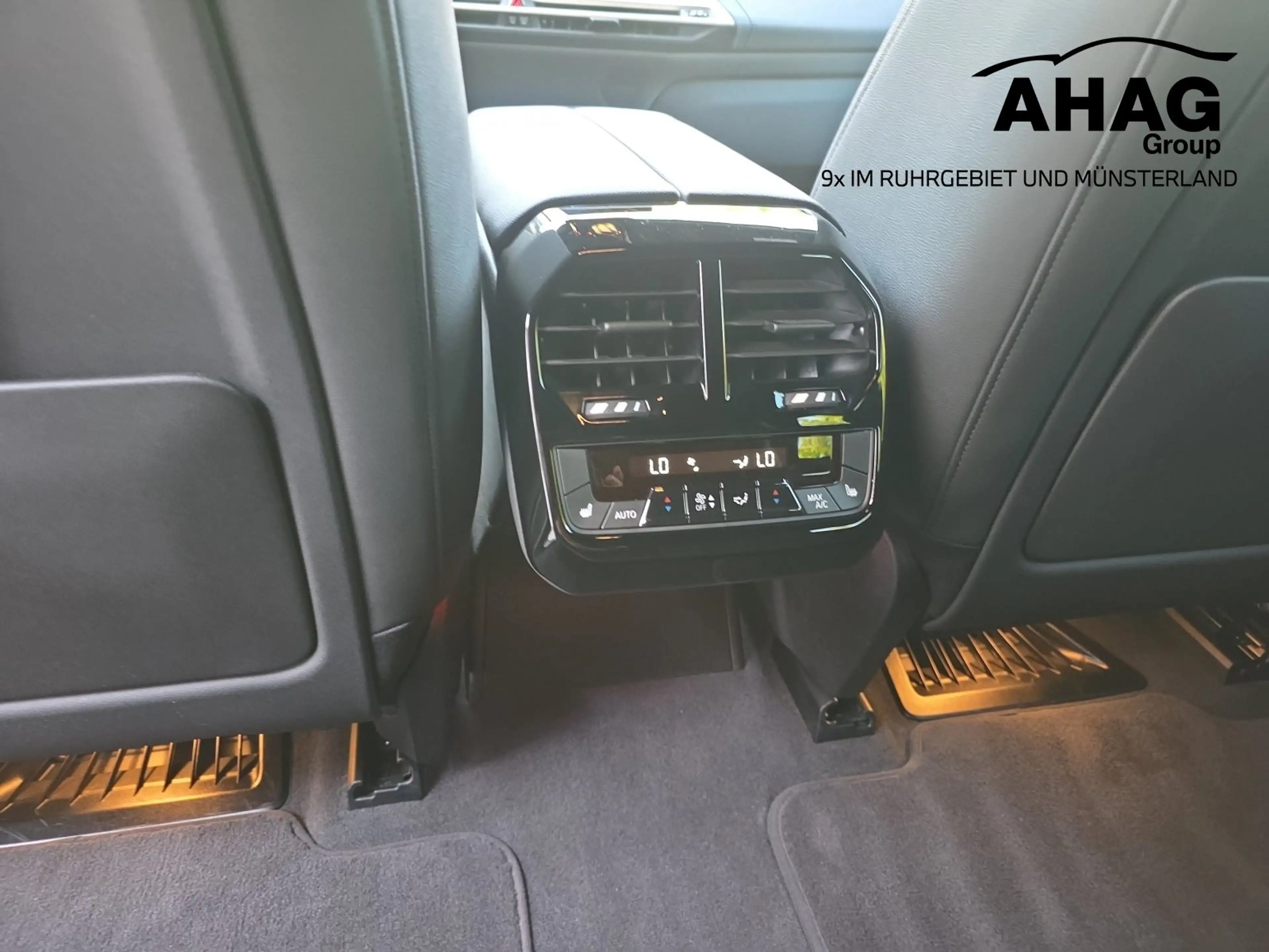 BMW iX xDrive40 (ab 2021) — photo 12