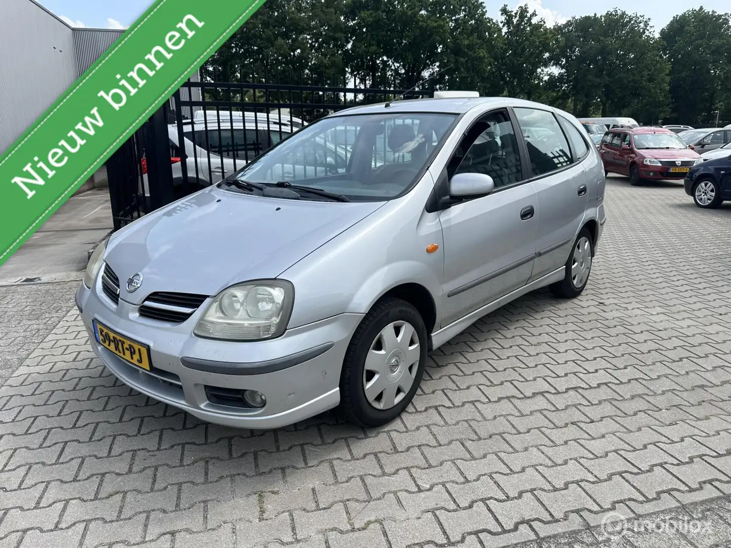 Nissan Almera Tino 1.8 camera Grijs - 1