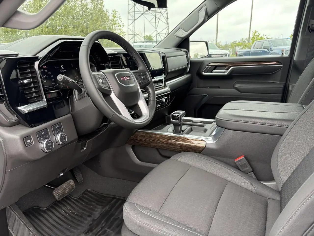 GMC Sierra 1500 photo GMC Sierra 1500