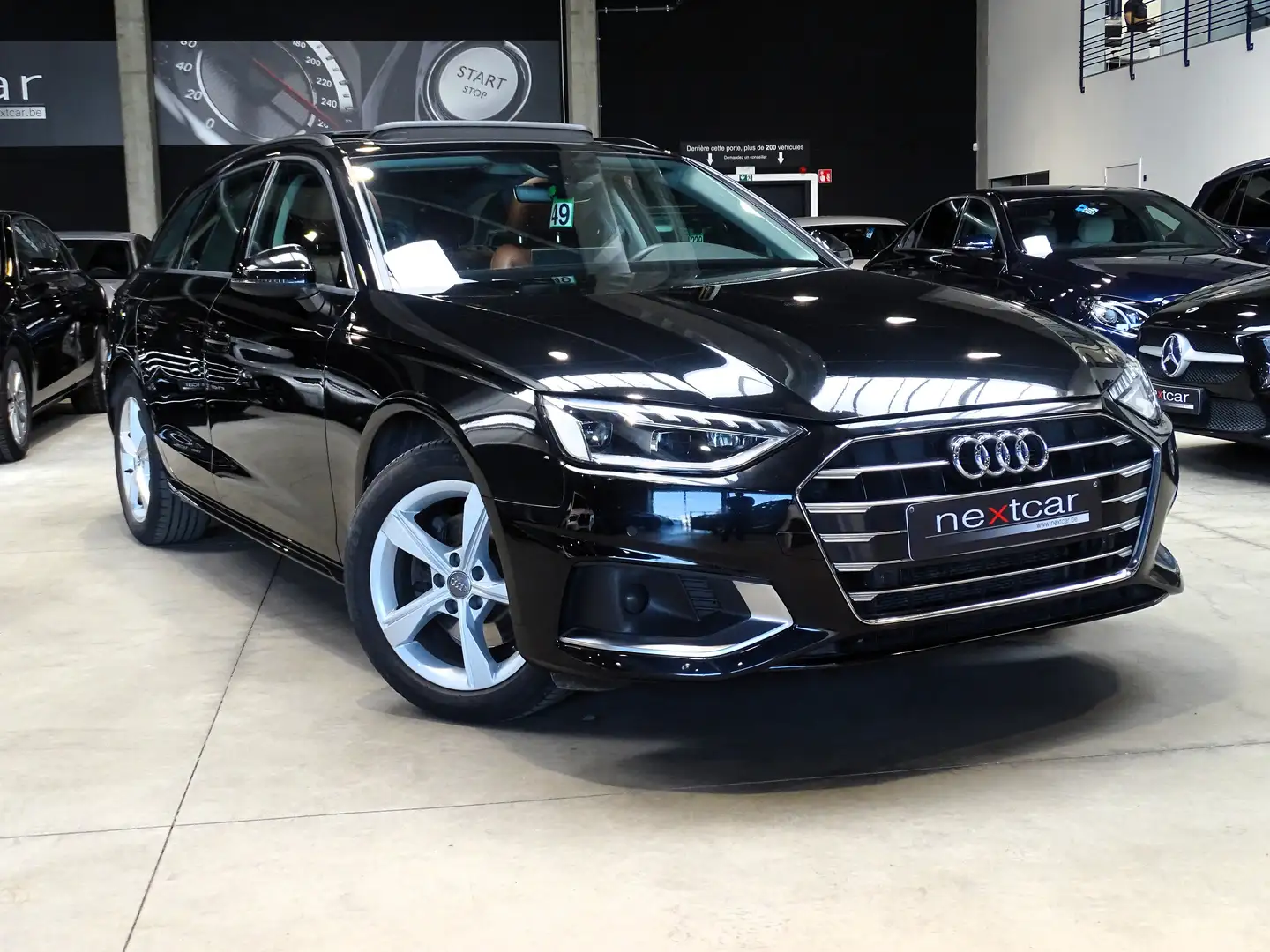 Audi A4 35TDi Avant Advanced Stronic *PANO-CUIR-LED-NAVI* Zwart - 2