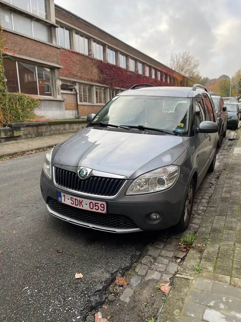 Skoda Roomster 1.6 CR TDi Ambition DPF Argent - 1