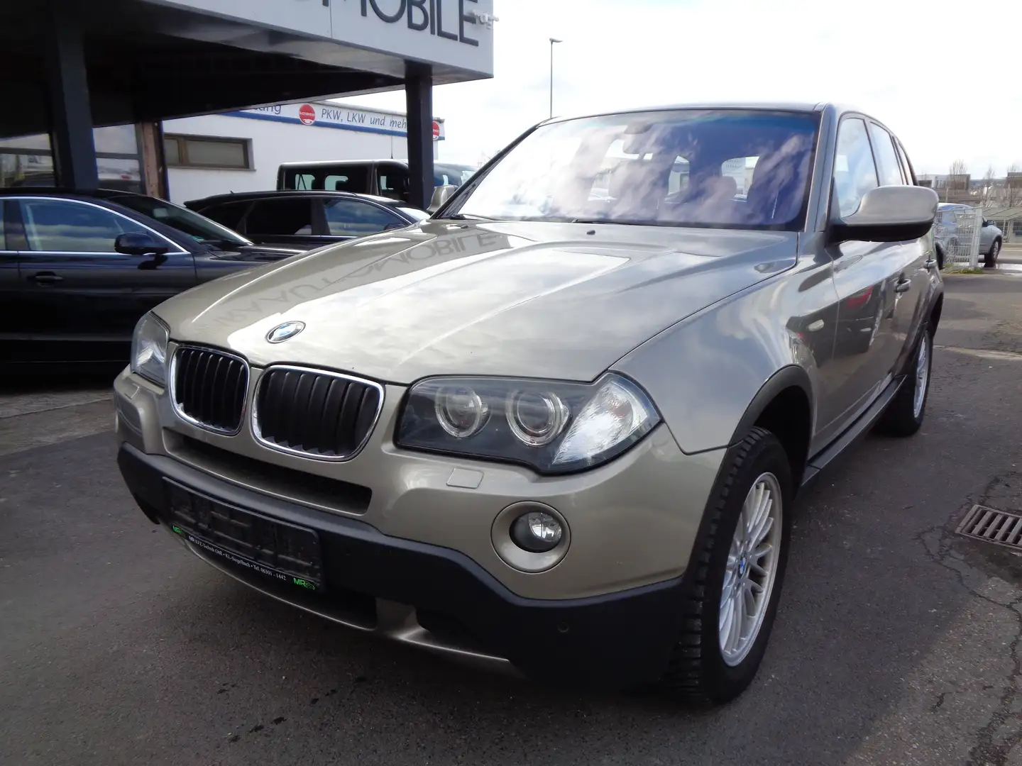 BMW X3 xDrive 20d Autom+Xenon+Navi+Sitzheitz+Klima+Tempom Bronze - 2