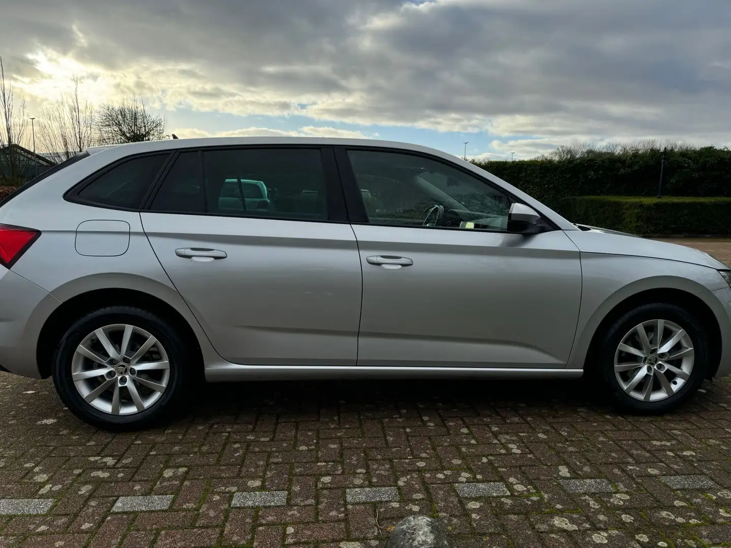 Skoda Scala Scala 1.0 TSI Bns Edition Grijs - 2