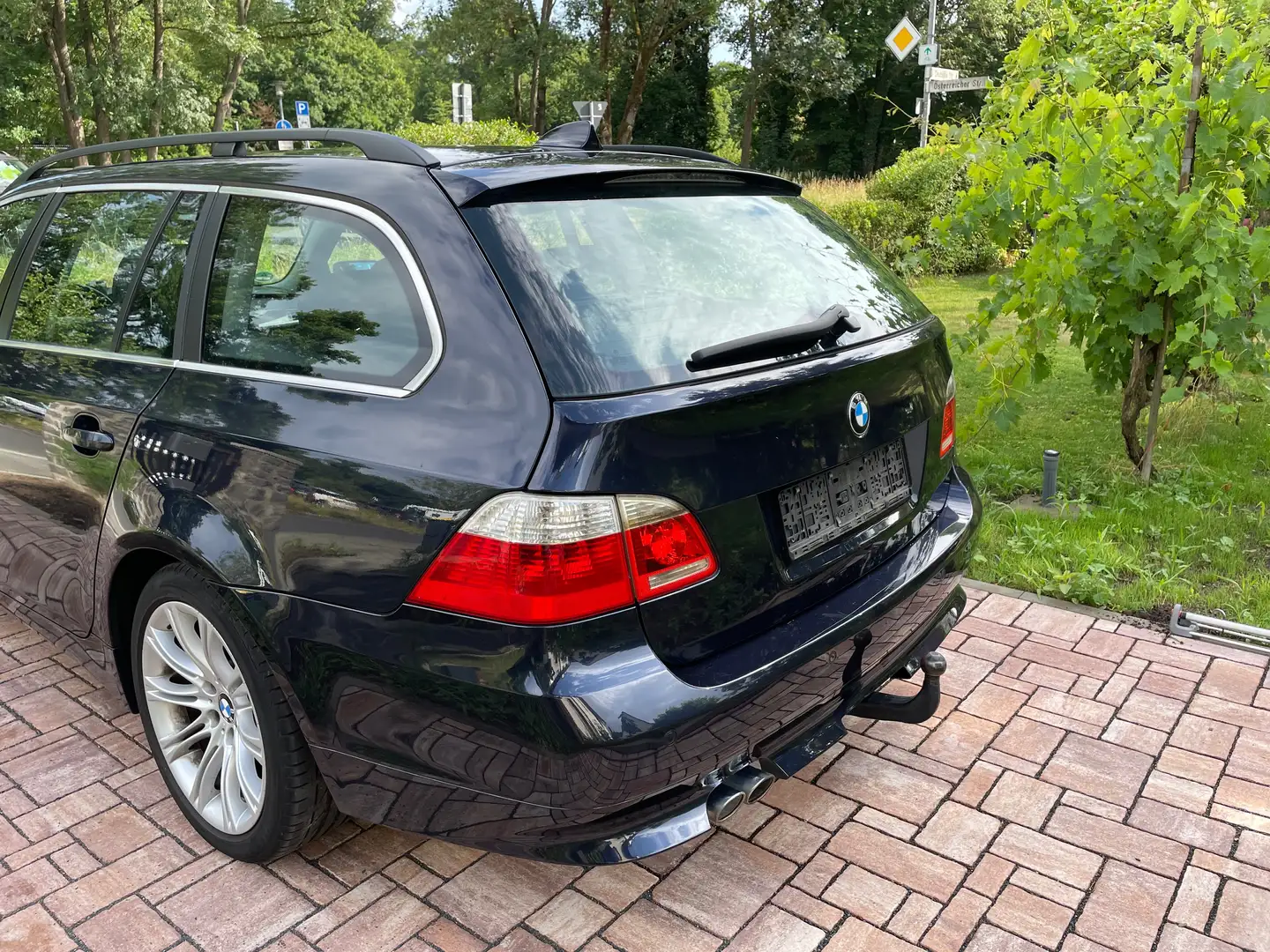 BMW 525 525d Touring Aut. Blau - 2