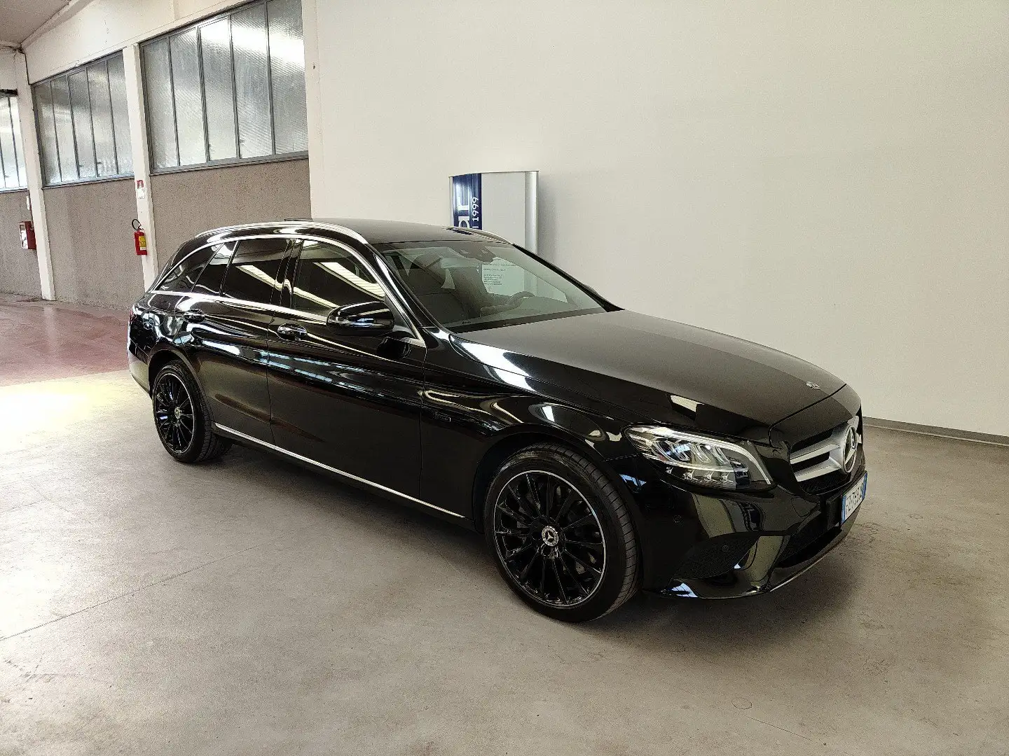 Mercedes-Benz C 300 de S.W. auto EQ-Power Sport Plus Tetto Pelle 18" Nero - 2