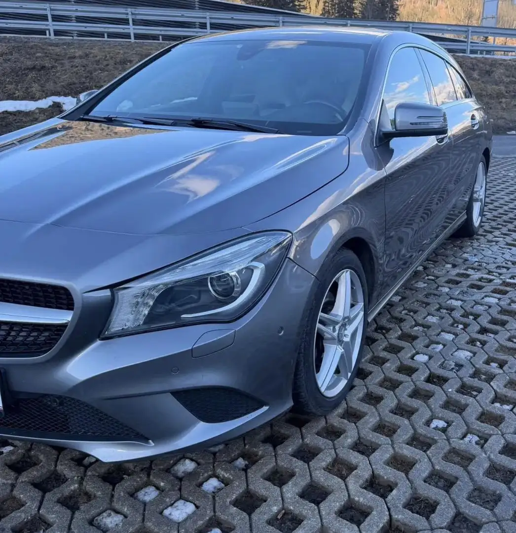Mercedes-Benz CLA 200 d Shooting Brake Aut. Grau - 2
