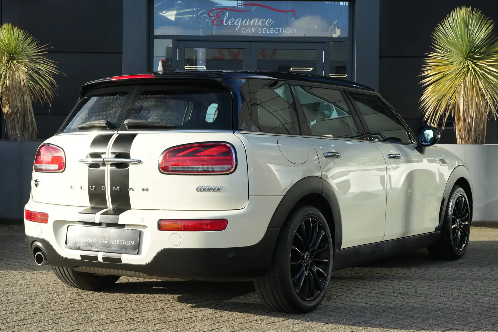 MINI Cooper Clubman Mini 1.5 Chili 136pk Navigatie/Stoelverwarming/Har Blanco - 2