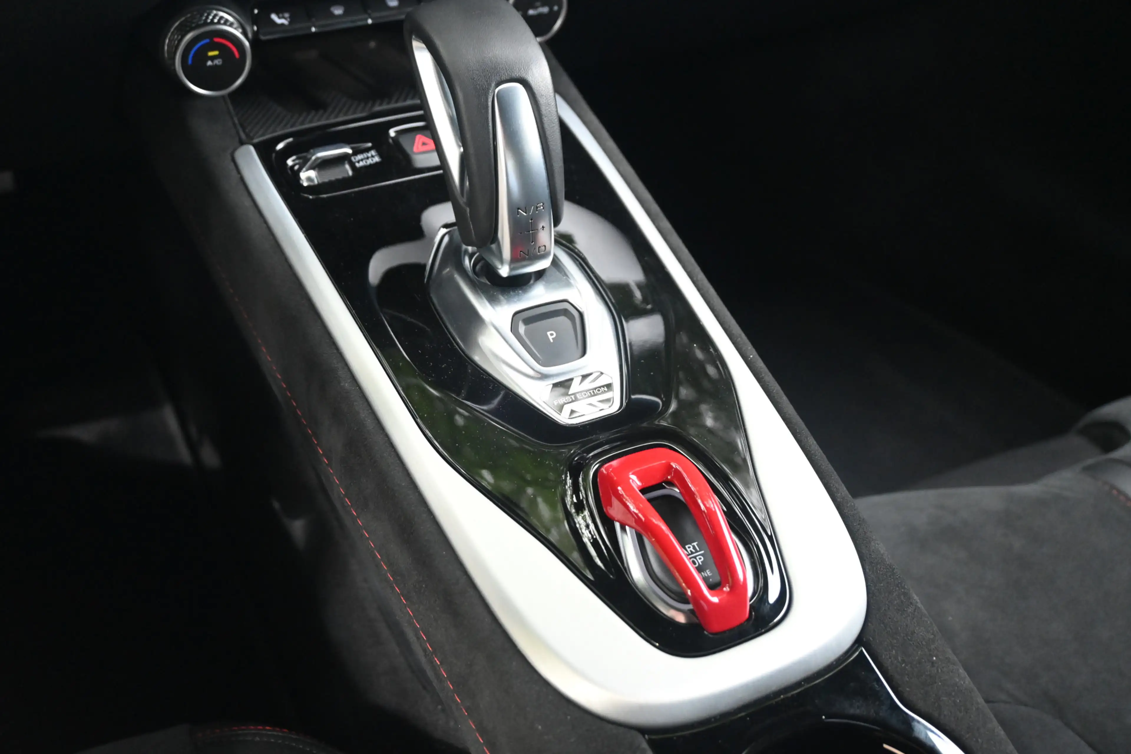 Lotus Emira 2.0 i4 First Edition — photo 33