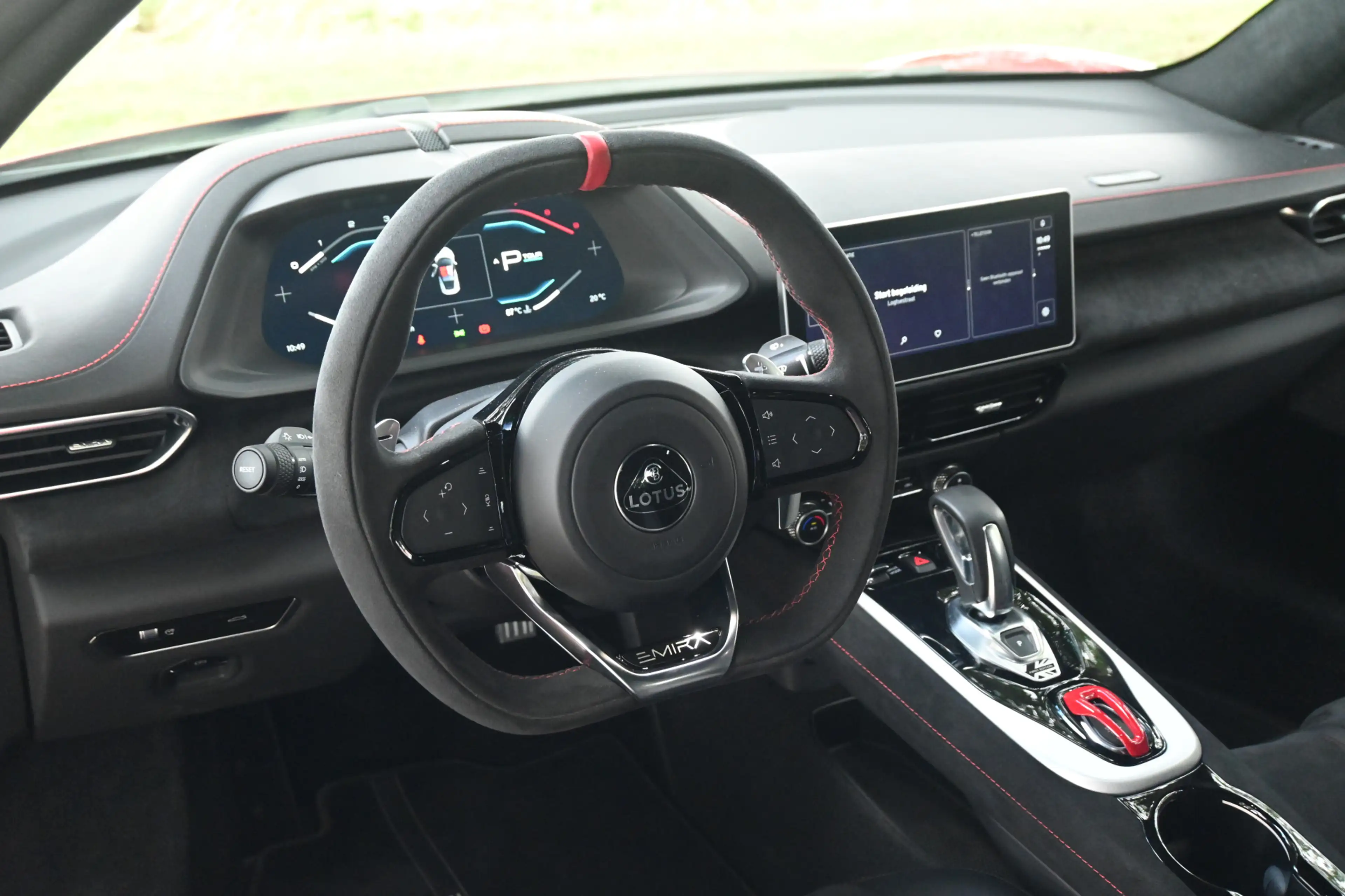 Lotus Emira 2.0 i4 First Edition — photo 6