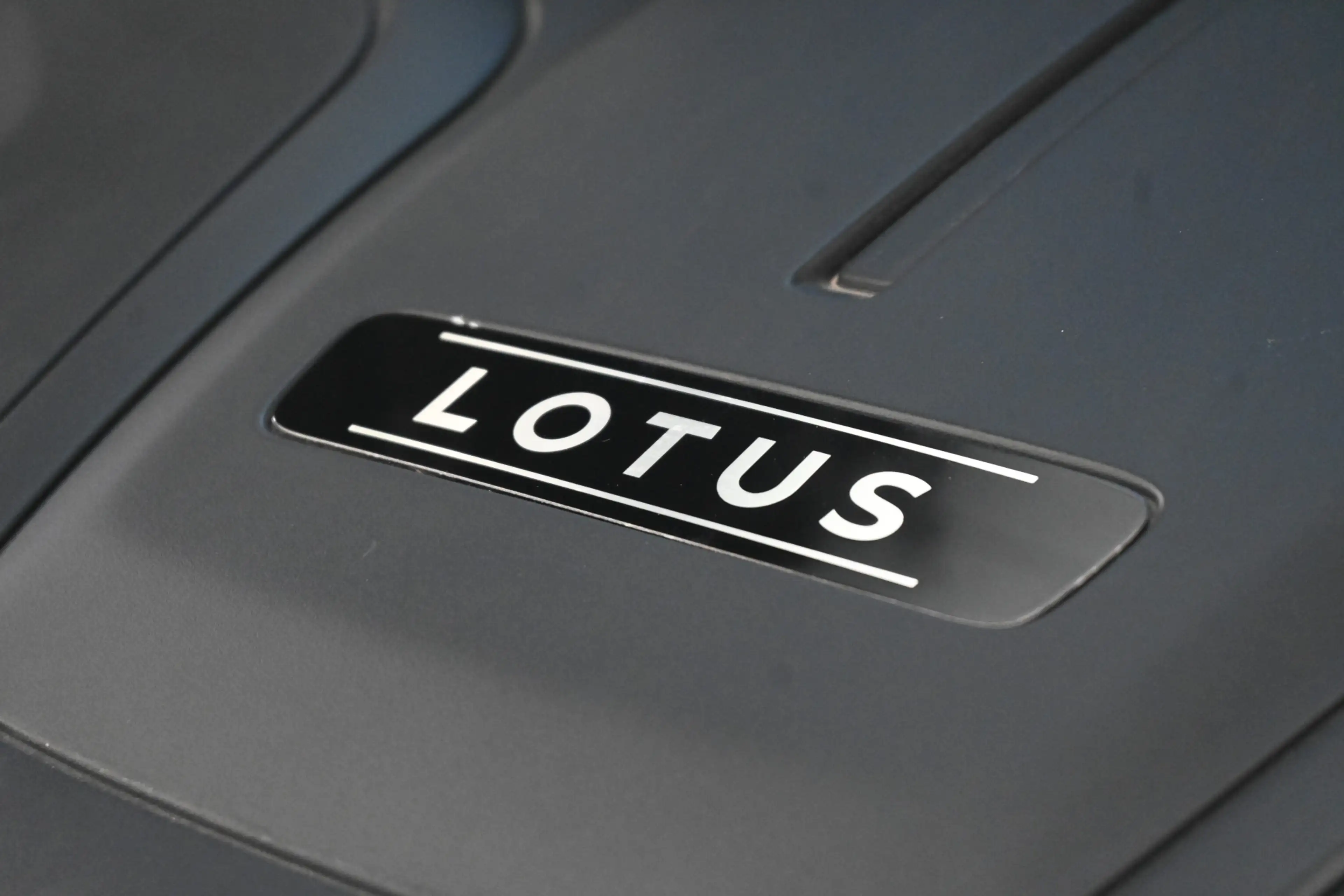 Lotus Emira 2.0 i4 First Edition — photo 17
