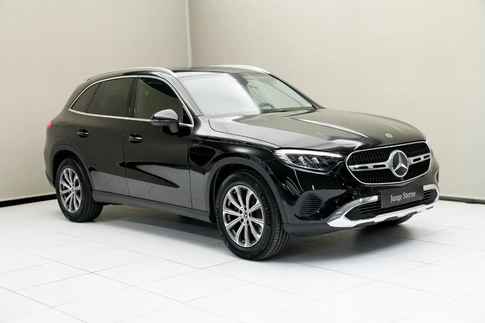 Mercedes-Benz GLC 200 d 4MATIC Österreich-Edition LM KAM SpurH Schwarz - 2