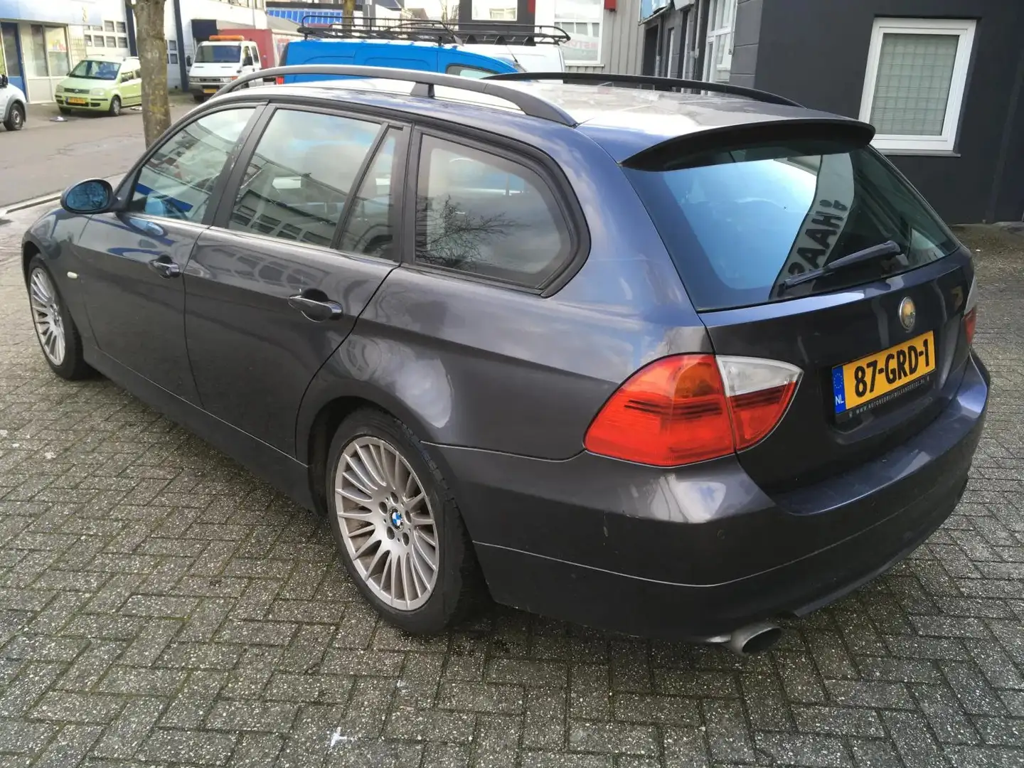 BMW 318 3-serie Touring 318i Executive / LET OP KETTING HO Grijs - 2