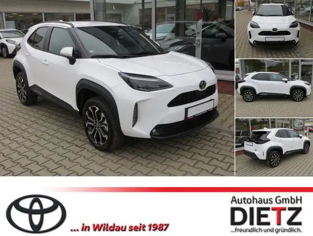 Toyota Yaris Cross 1.5 VVT-iE Hybrid FWD Team D*ACC*KAM