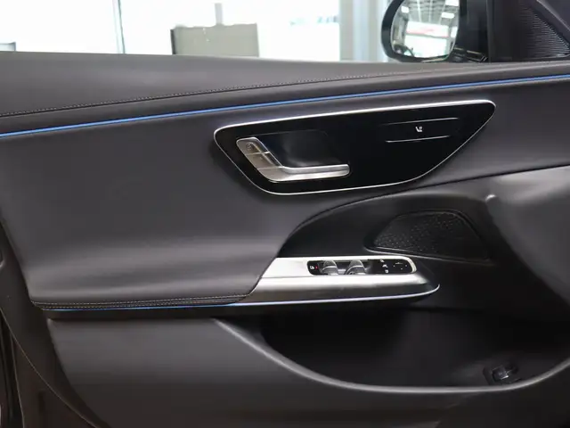 Mercedes-Benz E-Class view 10