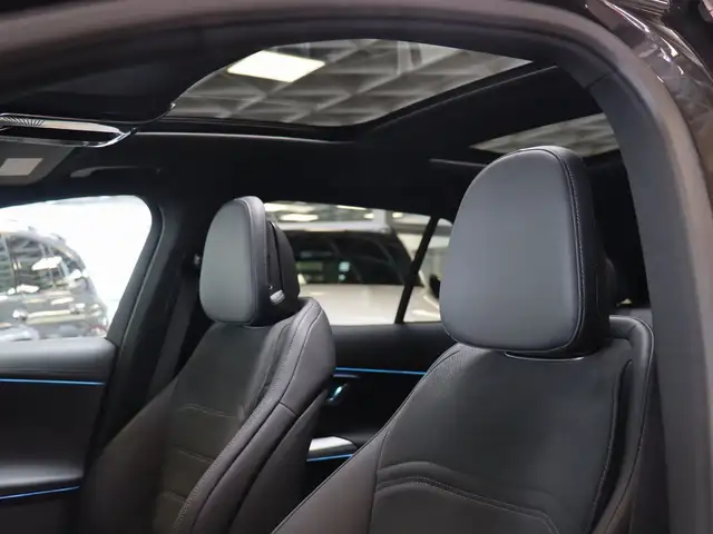 Mercedes-Benz E-Class view 12