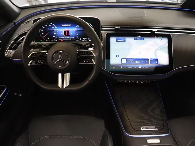 Mercedes-Benz E-Class view 13